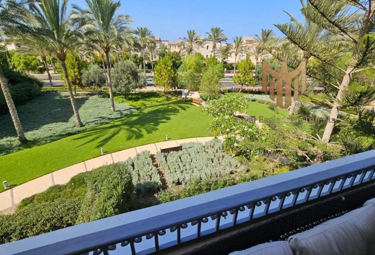 Sale in Marassi: Townhouse View Swimming Pool in Riva Marassi