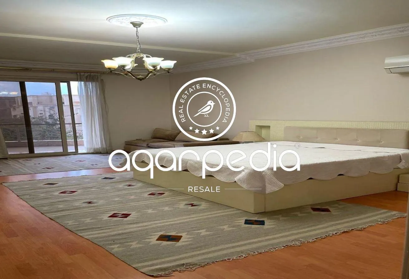 Sale in El Diplomaseen: Resale Apartment 200m at Al Diplomasyeen new cairo