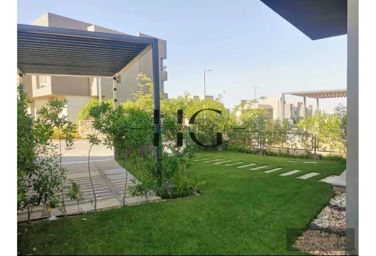 Sale in Etapa: Townhouse For Sale In Etapa With Big Garden