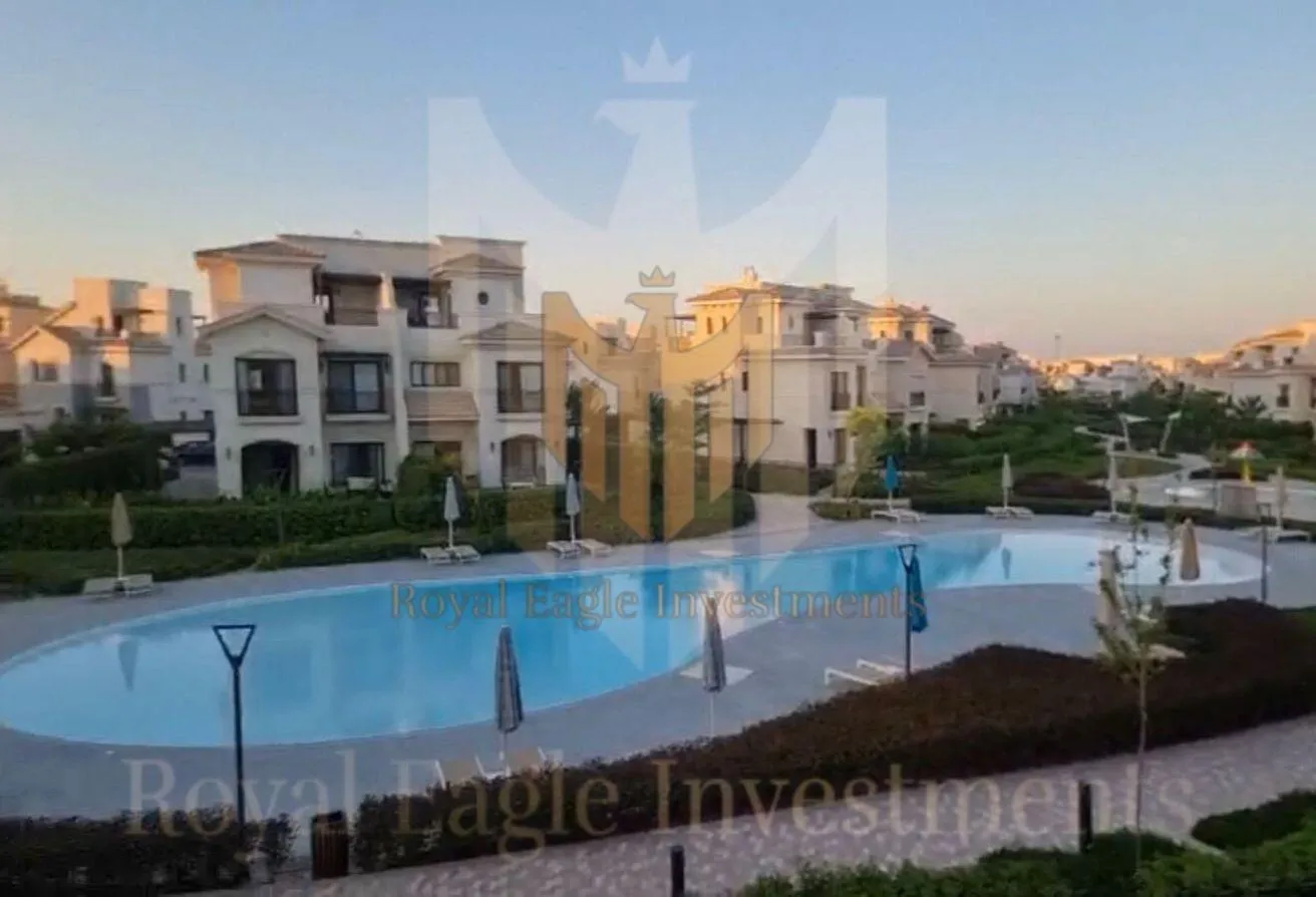 Sale in Marassi: تون هاوس في ساليرنو مراسي مباشره علي حمام السباحه