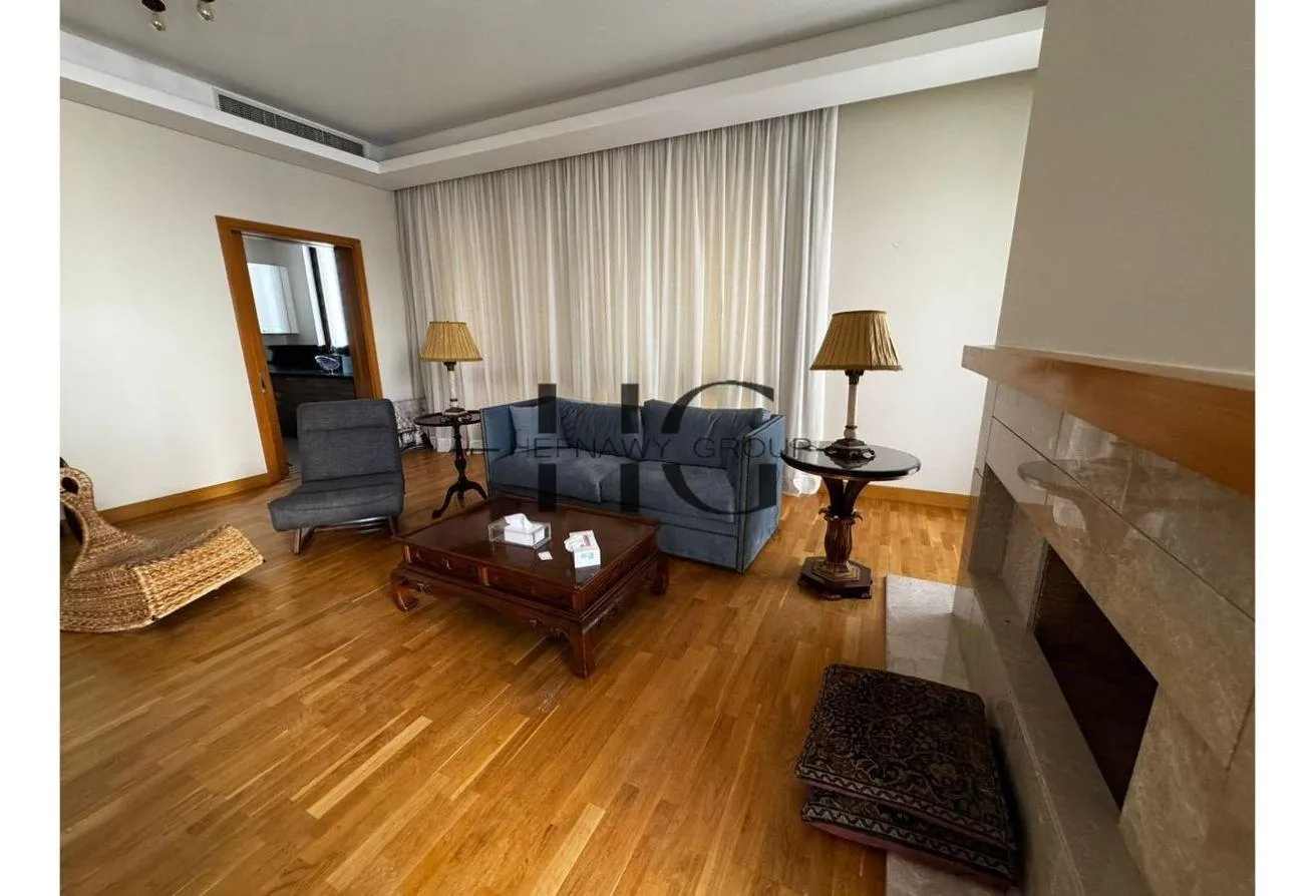 Sale in Forty West: Penthouse Kitchen With Built In Appliances