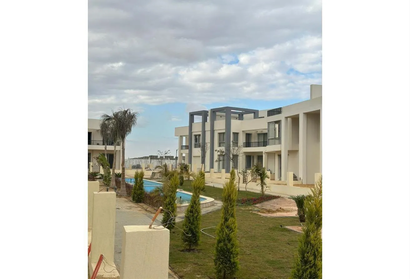 Sale in Lac ville: للبيع توين هاوس إستلام فوري بتسهيلات Lac Ville
