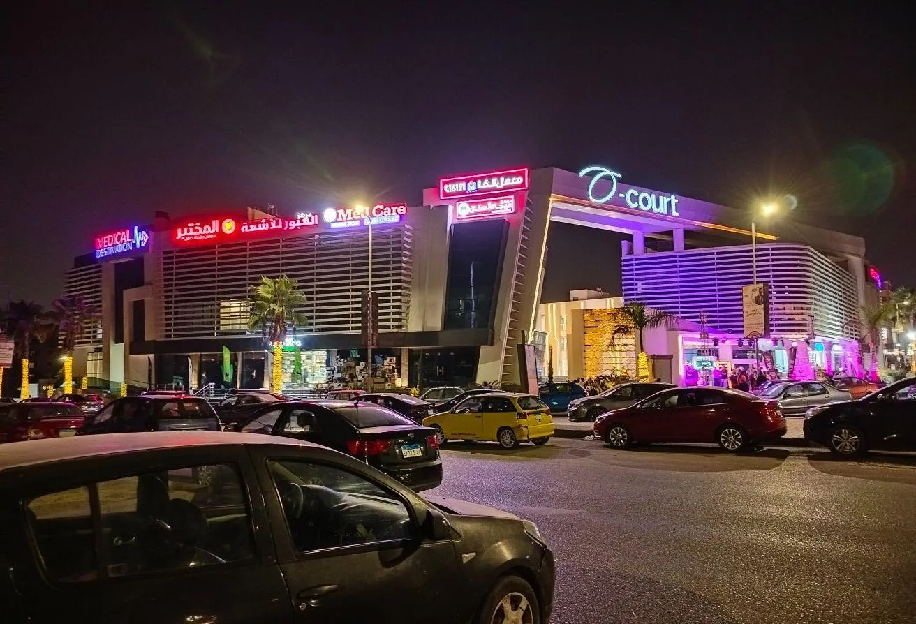 Rent in Obour City: محل تجارى للبيع ب O Court  على الحزام الاخضر