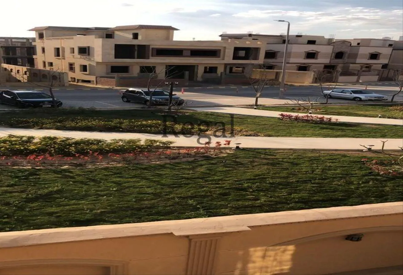 Sale in Palm Villa: Corner at lowest price, pool view, 8Yr installment