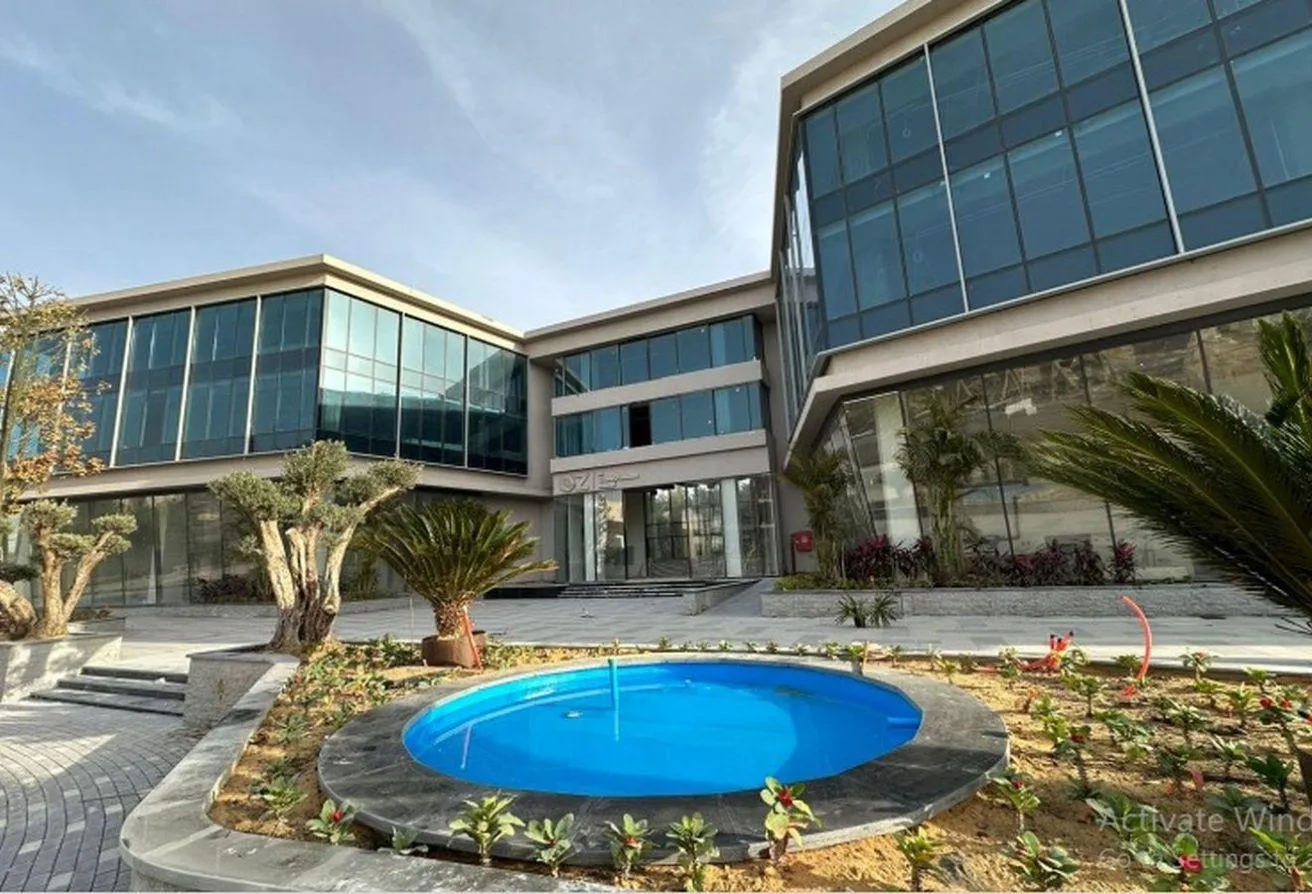 Sale in Atrio: Finished clinic with ACS in The Trine Sheikh Zayed