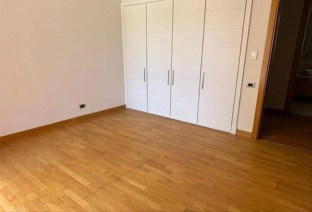 Sale in Forty West: Unique finishing apartment in Forty West for sale