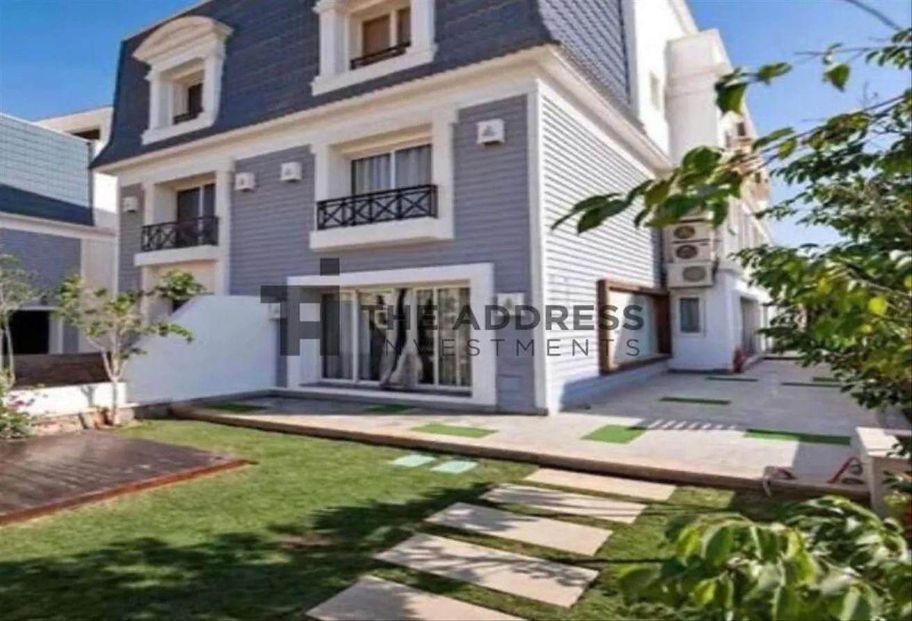 Sale in Mountain View iCity: Townhouse minutes to AUC installment 8 years 10%DP