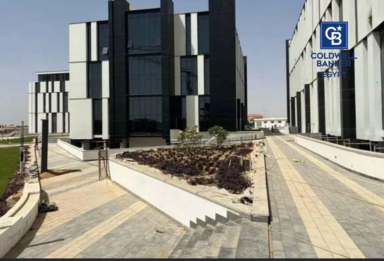 للايجار في مول هايد بارك بيزنس: مكتب جاهز للستلام إيجار في هايد بارك بيزنس 