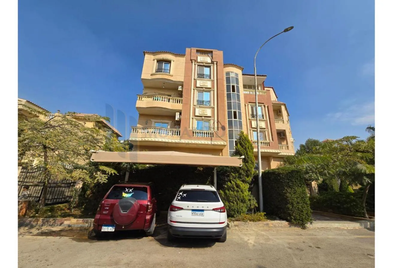 Sale in West Somid Road: فيلا دوبلكس للبيع في غرب سوميد موقع مميز