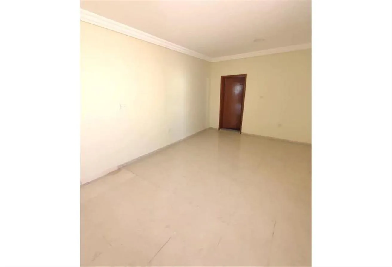 Sale in Ever New Cairo: 130 sqm apartment, super luxurious finishing, for sale in Fifth Settlement.