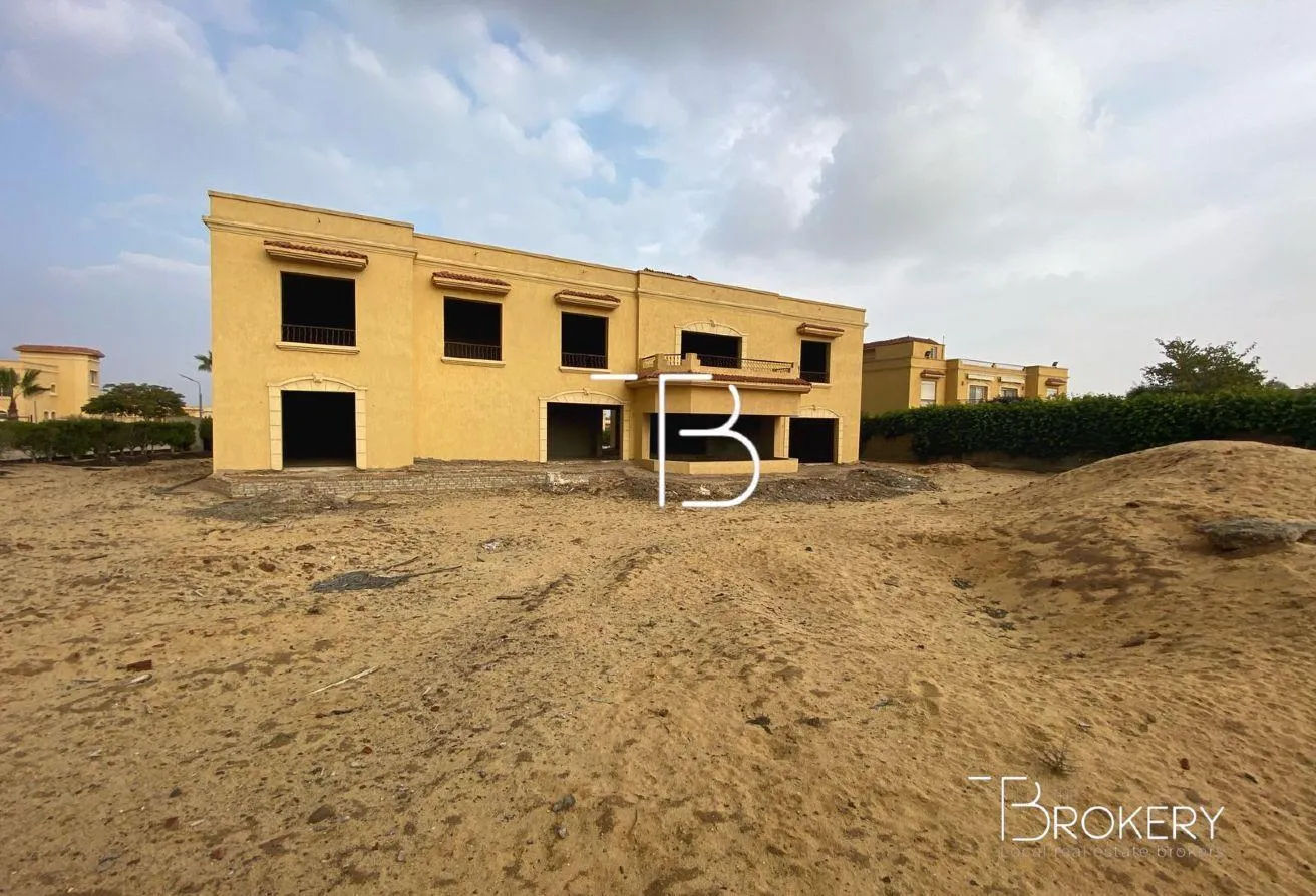 Sale in Wadi Al Nakhil: Wadi Nakhil phase 4 villa corner land 5152 bua 565