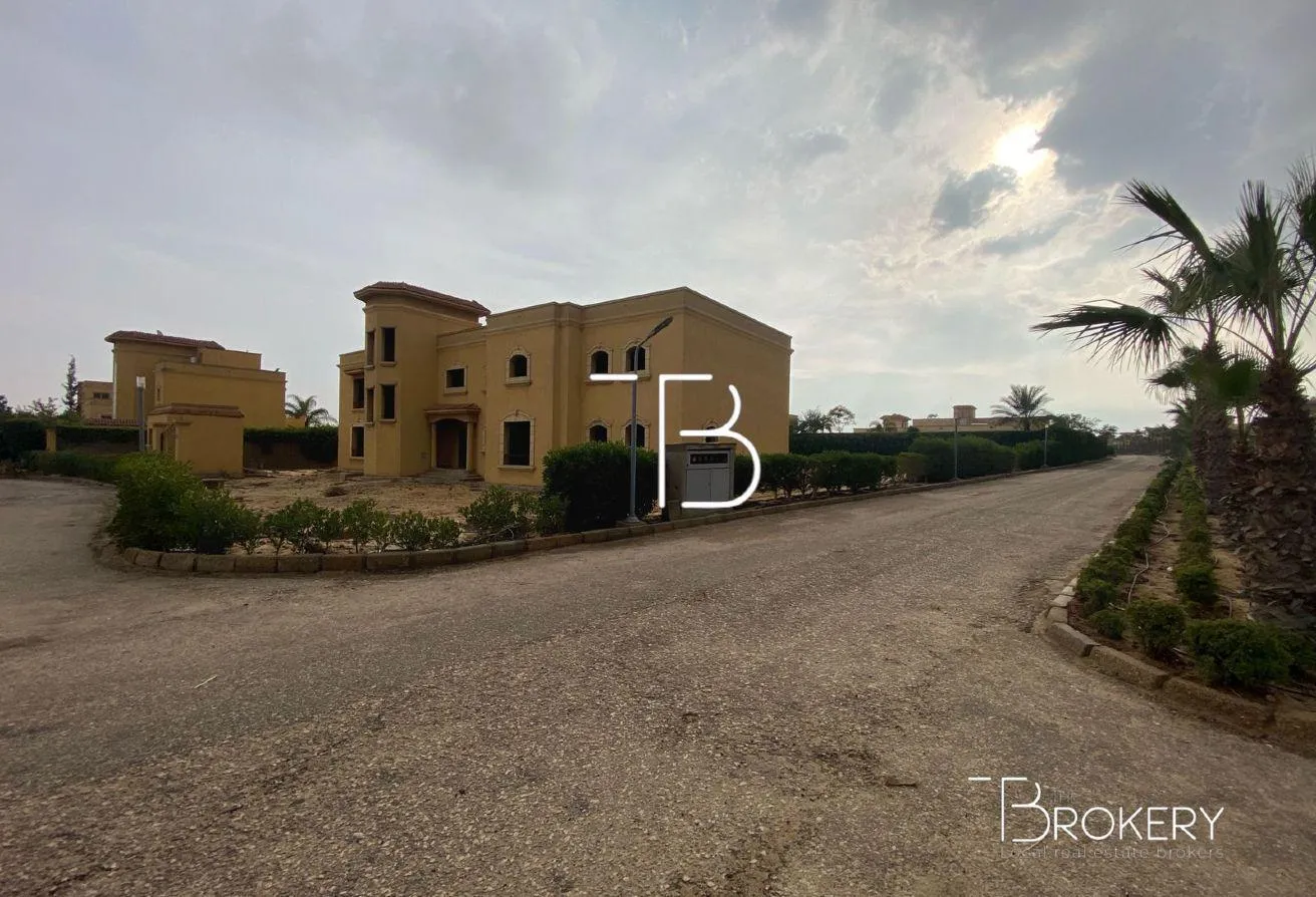 Sale in Wadi Al Nakhil: Villa for Sale in Al-Nakheel Compound – 1,690 sqm