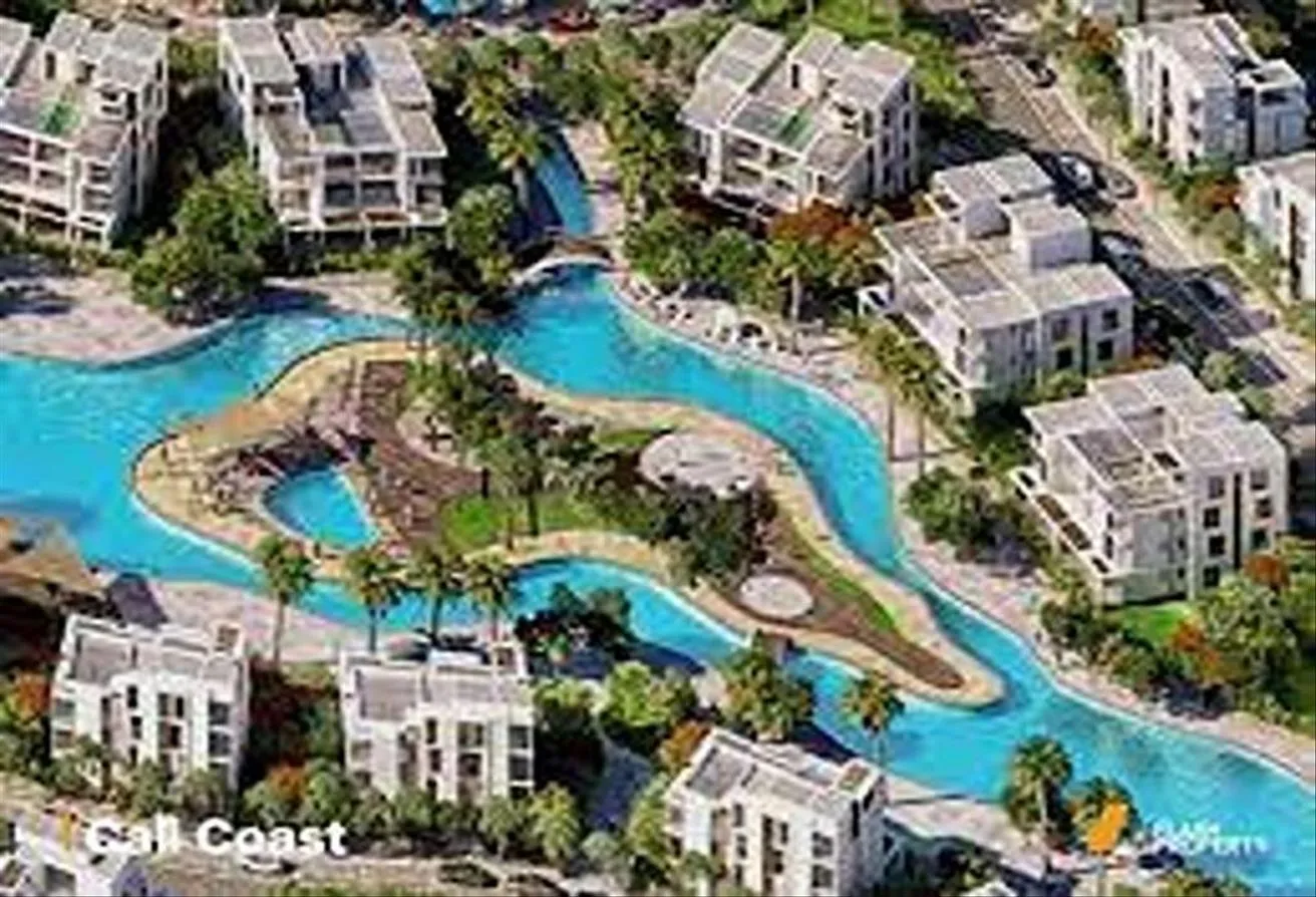 Sale in Cali Coast: شالية بالروف فيو لاجون متشطب بالكامل في الساحل