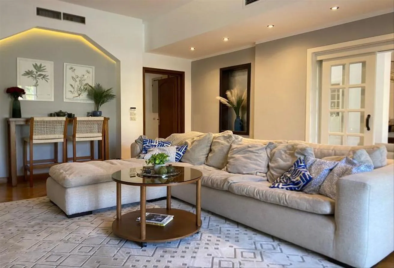 Rent in Al  Rabwa: Exclusive First Row Golf Villa with Swimming pool