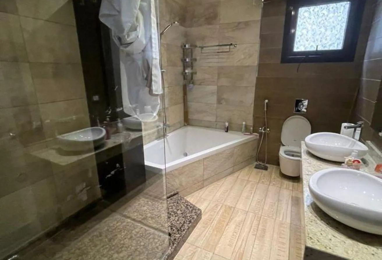 Gallery Image 12