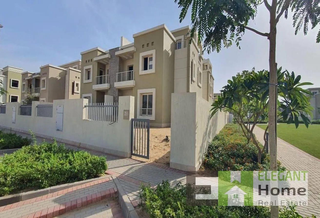 Sale in Cairo Festival City: Luxurious Villa 34 furnished - Pool - Oriana 1