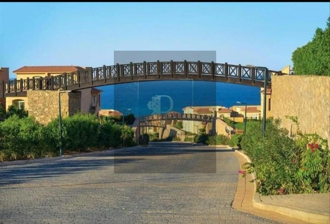 البيع في تلال السخنة: شاليه  للبيع بمقدم  0%  فى  تلال  العين  السخنه 