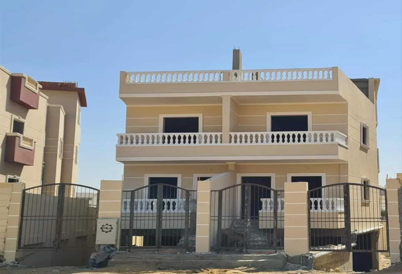 Sale in 6 October City: A luxurious twin house ،600m in AlShorouk Compound