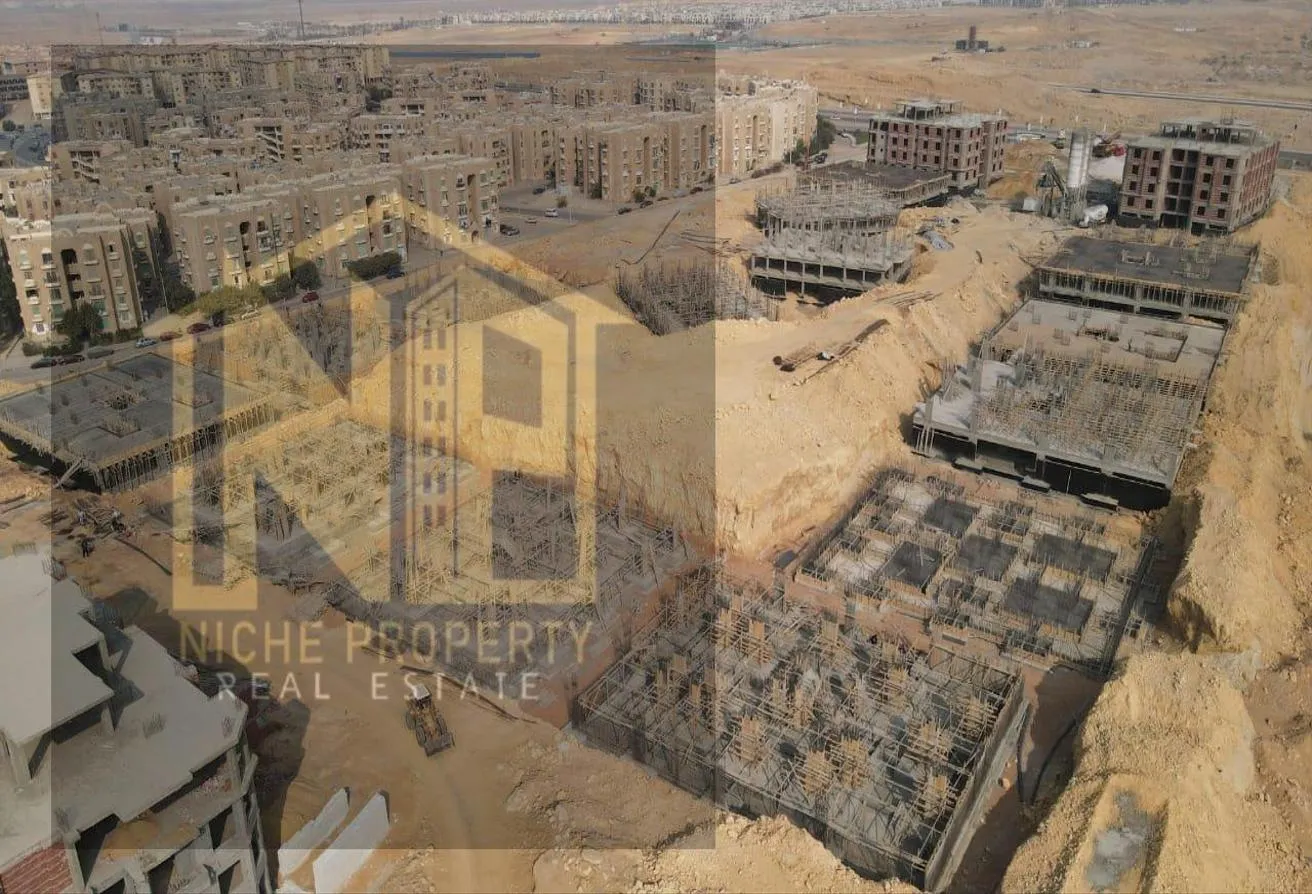 Sale in Palm Capital: Apartment prime location For Sale In Palm East