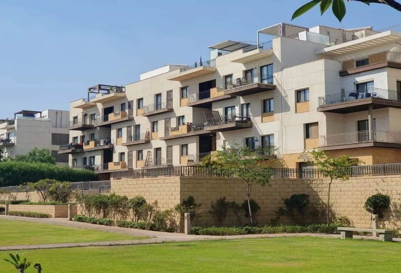 Sale in The Courtyard: 4Bedrooms Apartment At Westown Very Prime Locatiom