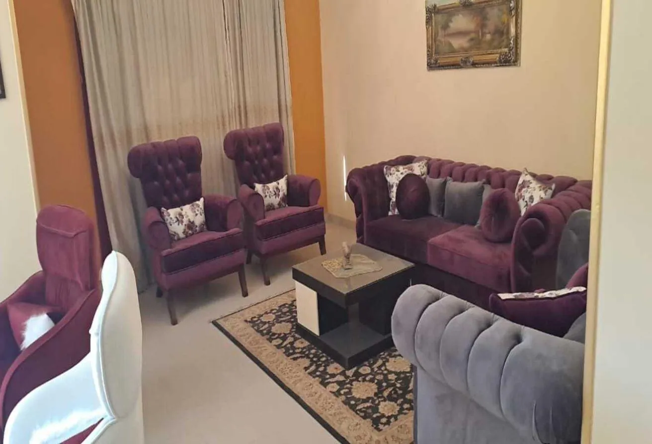 Rent in The 1st Settlement: ايجار غرفة اداريه بالتجمع الاول مجهزه بالكامل