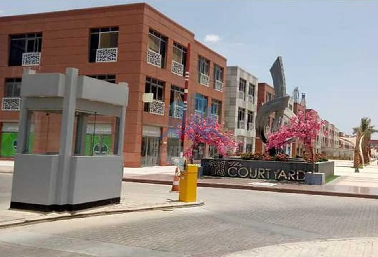 Sale in The Courtyards: شقة فاخرة مميزة جداا في كلاستر 7في قلب الكورت يارد