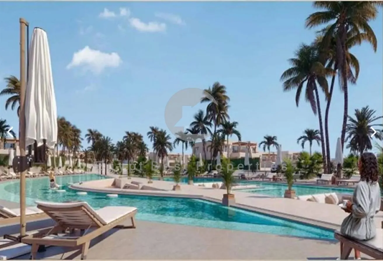Sale in Direction White: FIRST LAUNCH lagoon view joiner chalet over 10y!..