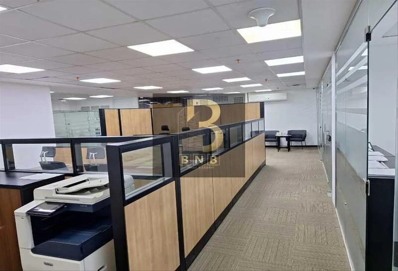 Rent in V90: Administrative Headquarters 1500sqm 90th New Cairo