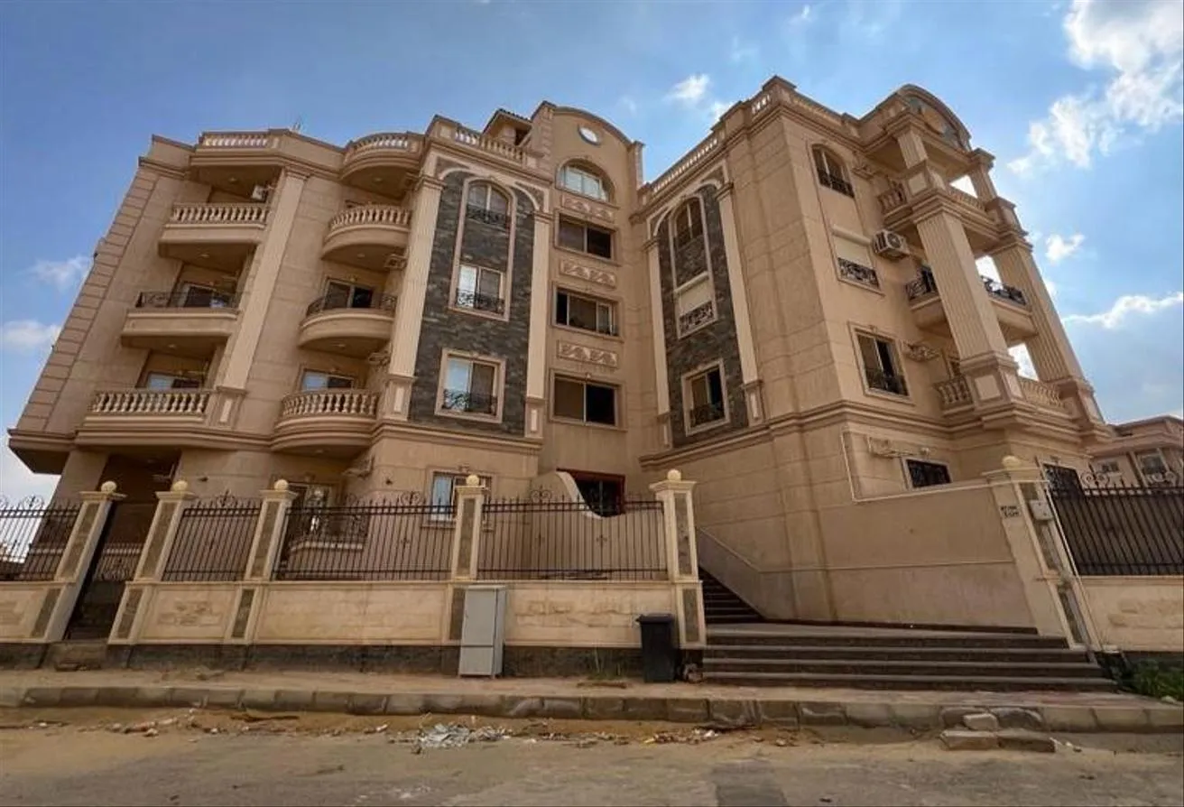 Sale in Northern Expansions: Apartment Bua 220, Ready to move , prime location