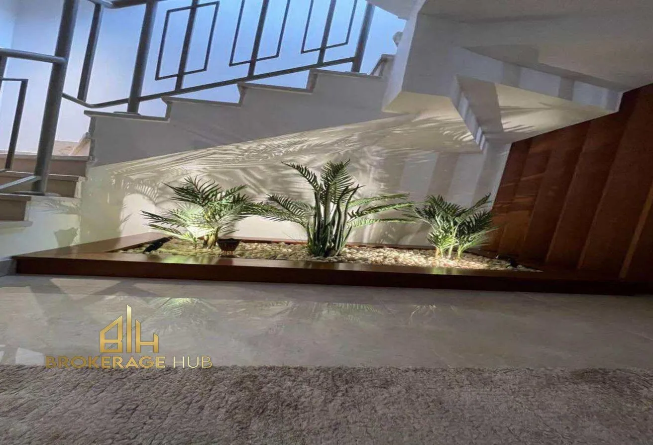 Sale in Moon Residences: for sale apartment 130m in fifth square marasem