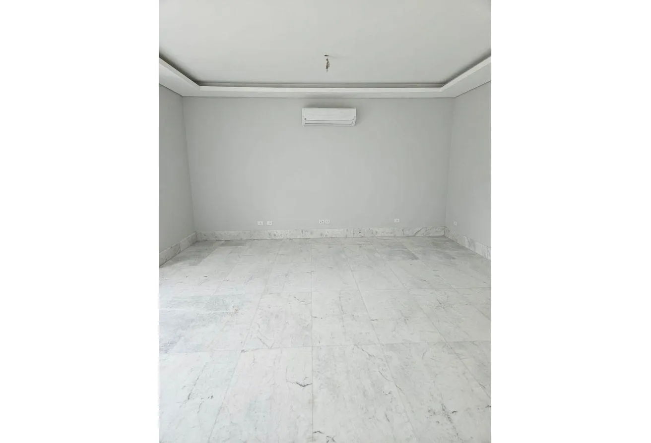 Rent in Westown: First use modern finishing