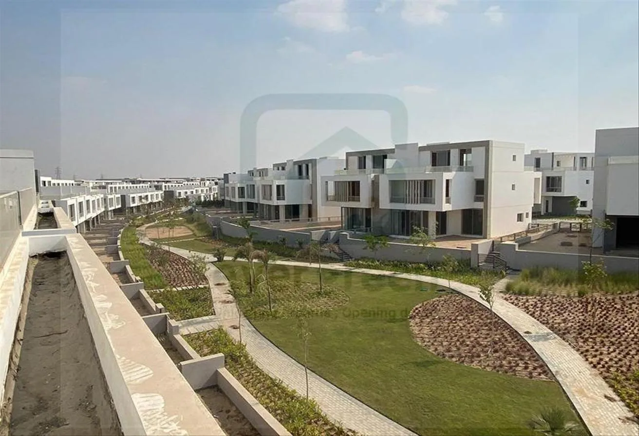 البيع في جولز: توين هاوس 292متر في جولز بموقع مميز بجوار نيو جيزة 