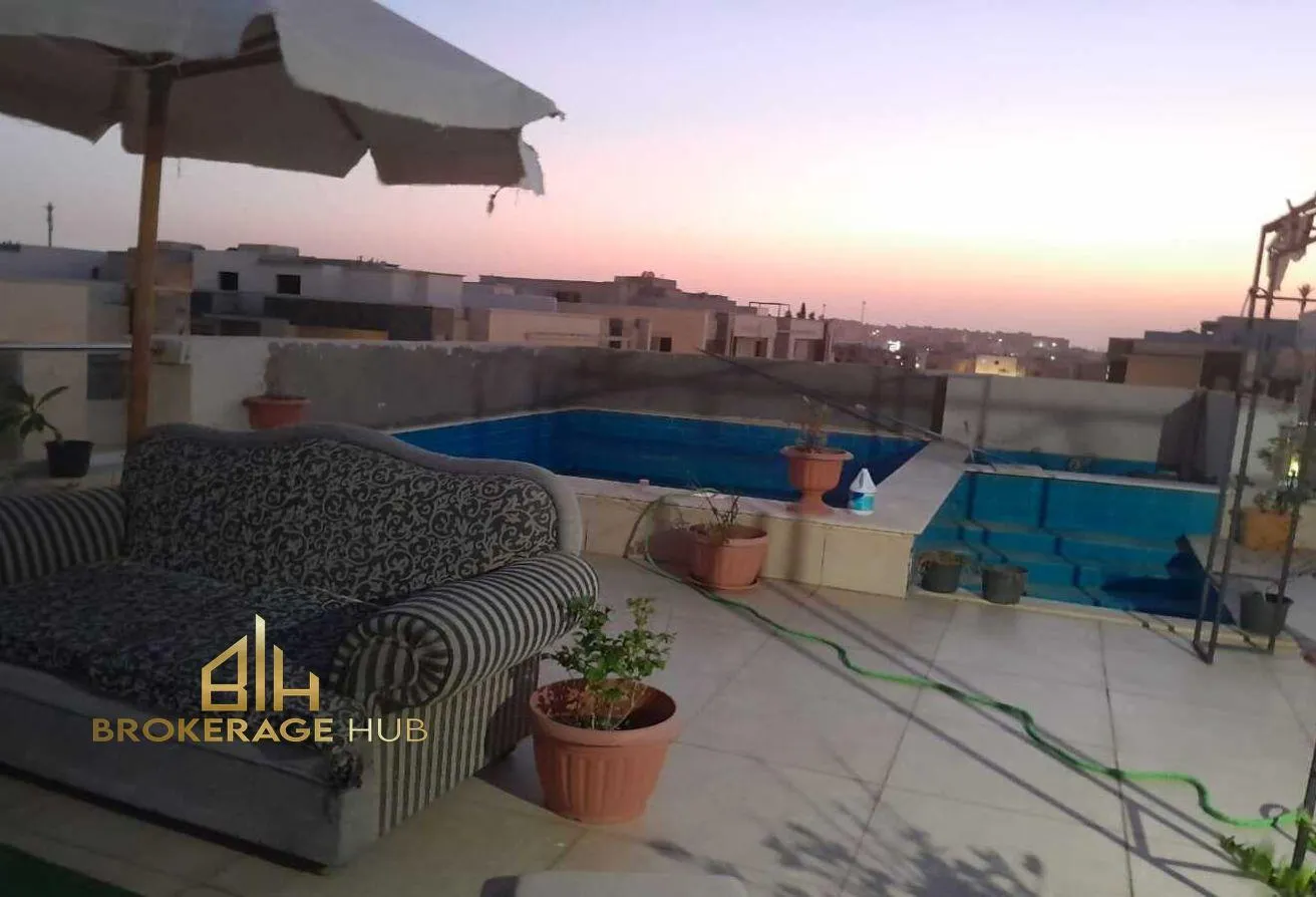 Sale in Galleria Moon Valley: Penthouse Swimming pool-SALE-Galleria moon valley