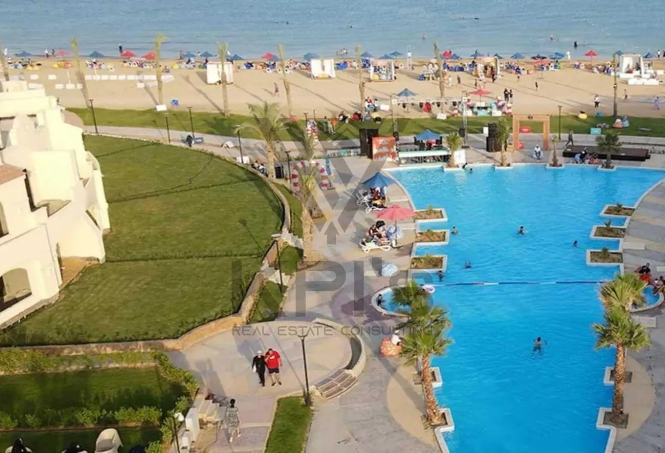 Sale in Lasirena Resort: Furnished penthouse with sea view