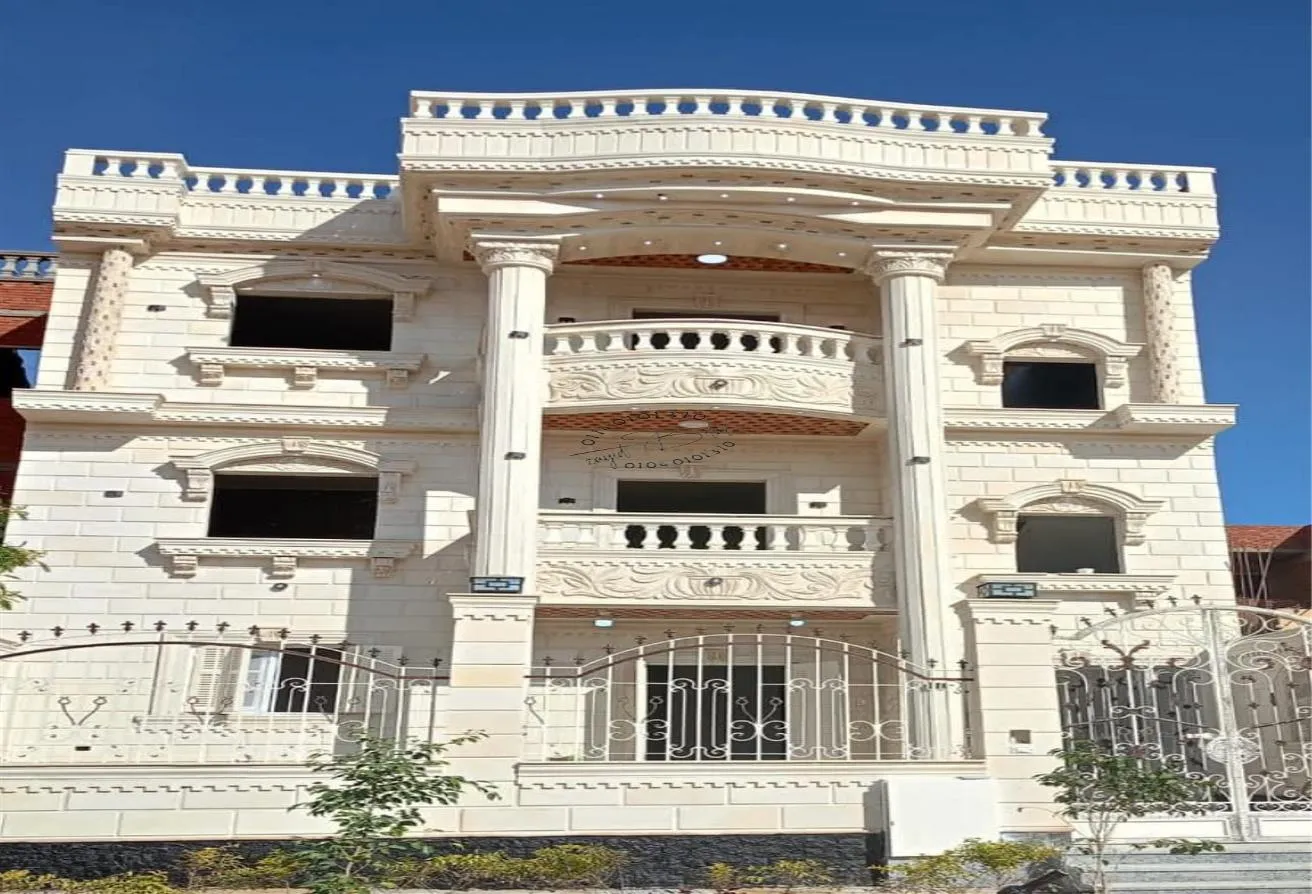 Sale in Hadayek October: فيلا بحدائق أكتوبر ابني بيتك