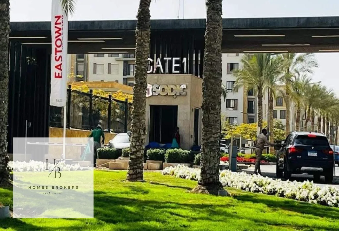 البيع في ايستاون: تريبلكس فاخر بتشطيب مميز للبيع في إيستاون سوديك 