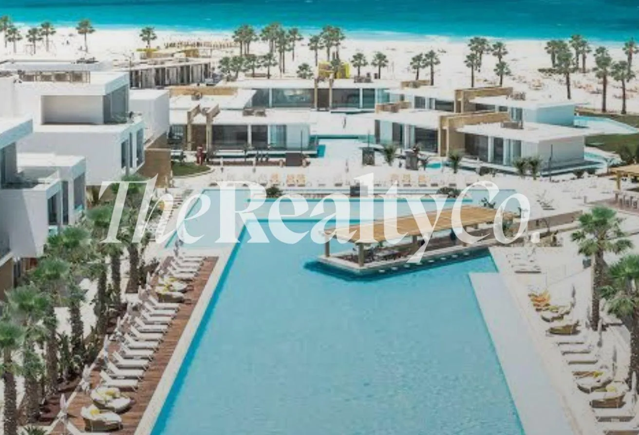 Sale in Beit Al Bahr: New Launch Own U Chalet First Row 3Bed Only 10% DP