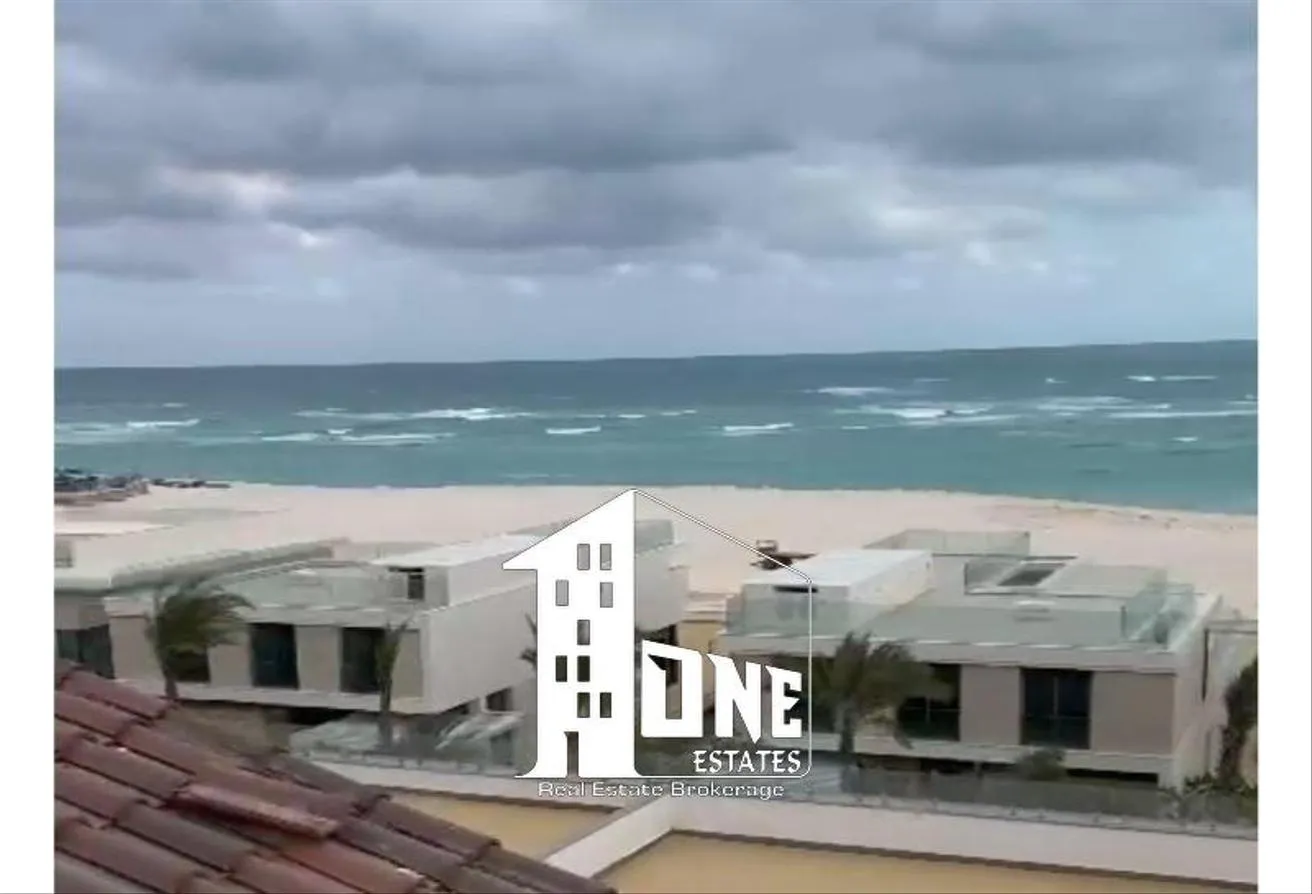 Sale in Marassi: Villa Clear Front and Rare Sea View in Marassi