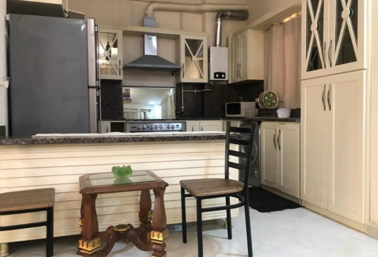 Rent in El Nakheel: Furnished apartment in Nakhel compound with GARDEN