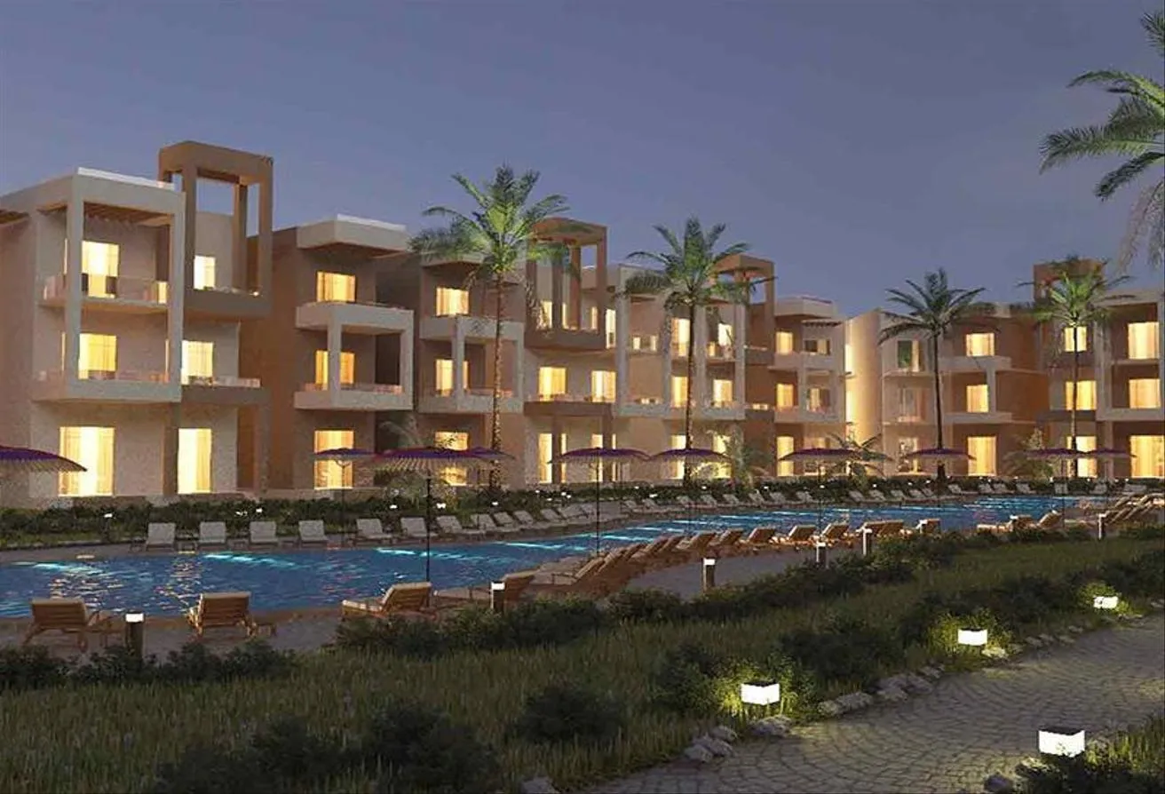 البيع في كاب باي السخنة: شاليه للبيع أرضي بحديقة في احسن لوكشن في العين السخنة 