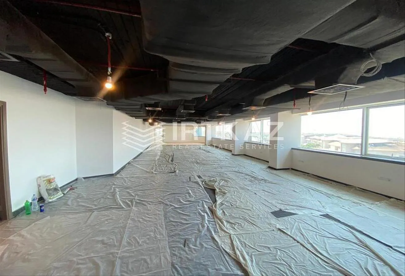 Rent in One Piece: Fully Finished Office 800m Direct in North 90St.
