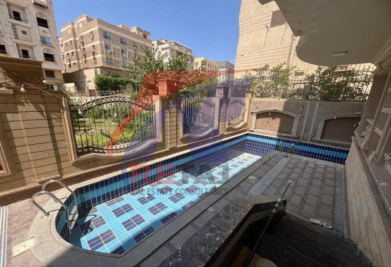Sale in West Arabella: Duplex for sale with swimming pool