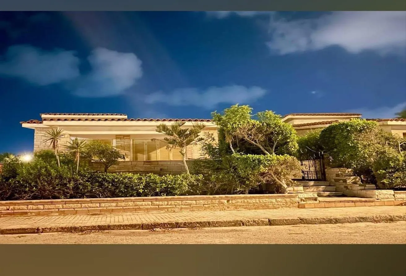 Sale in Gamaet Al Dewal El Arabeya Village: شاليه للبيع بقرية جامعة الدول العربية س.الشمالي