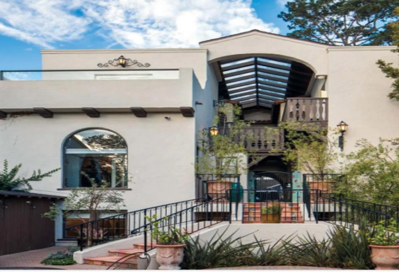 Sale in Solana: own now 4 townhouse Invest now for Great Returns !