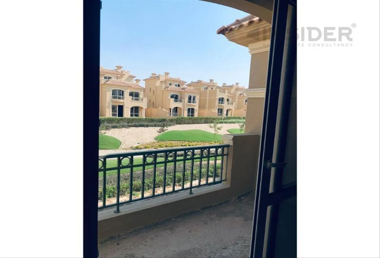 البيع في لافيستا سيتي: للبيع في لافيستا سيتي فيلا 5 غرف باكبر ارض 