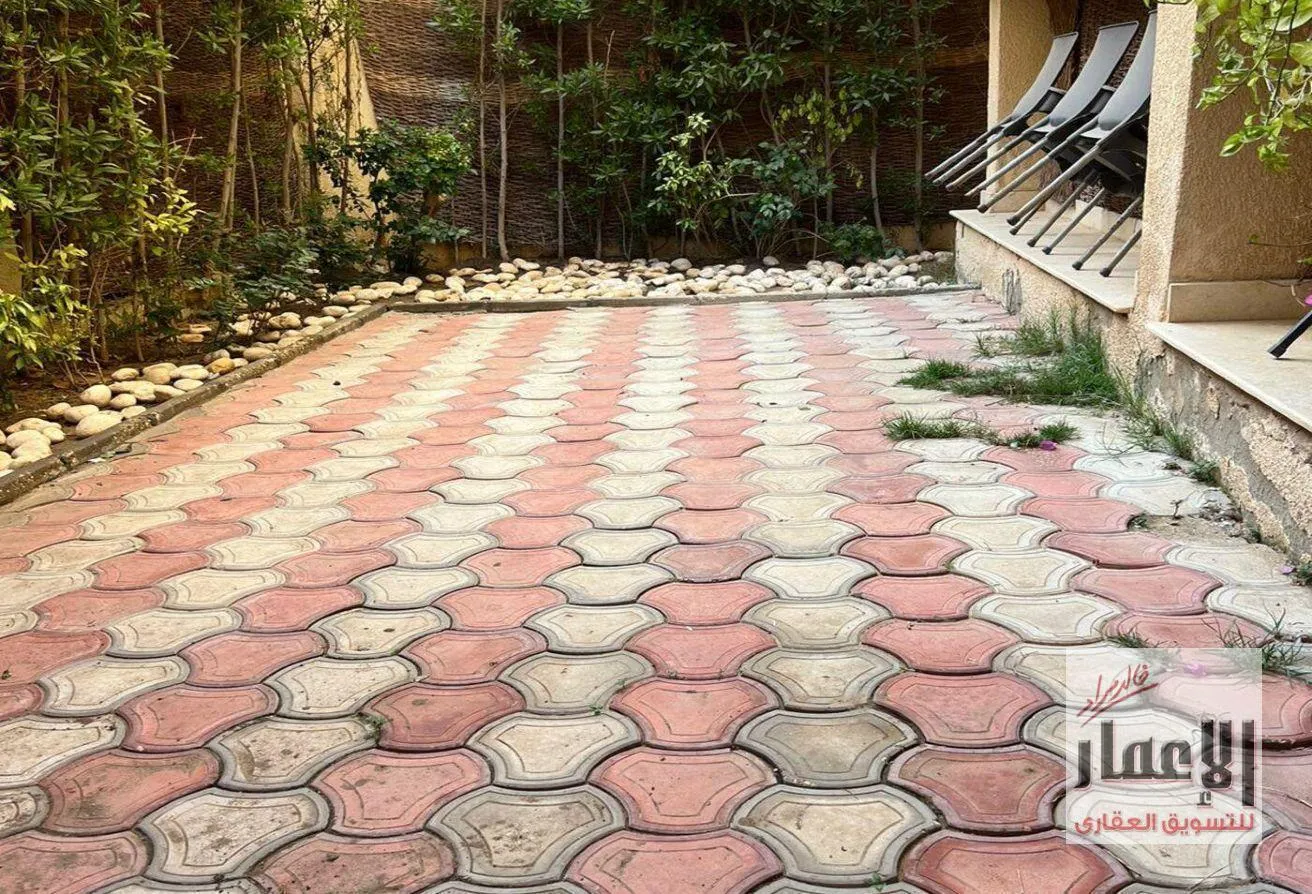 Sale in 7th District: Get  Penthouse 130m roof near Al Ahly inst.