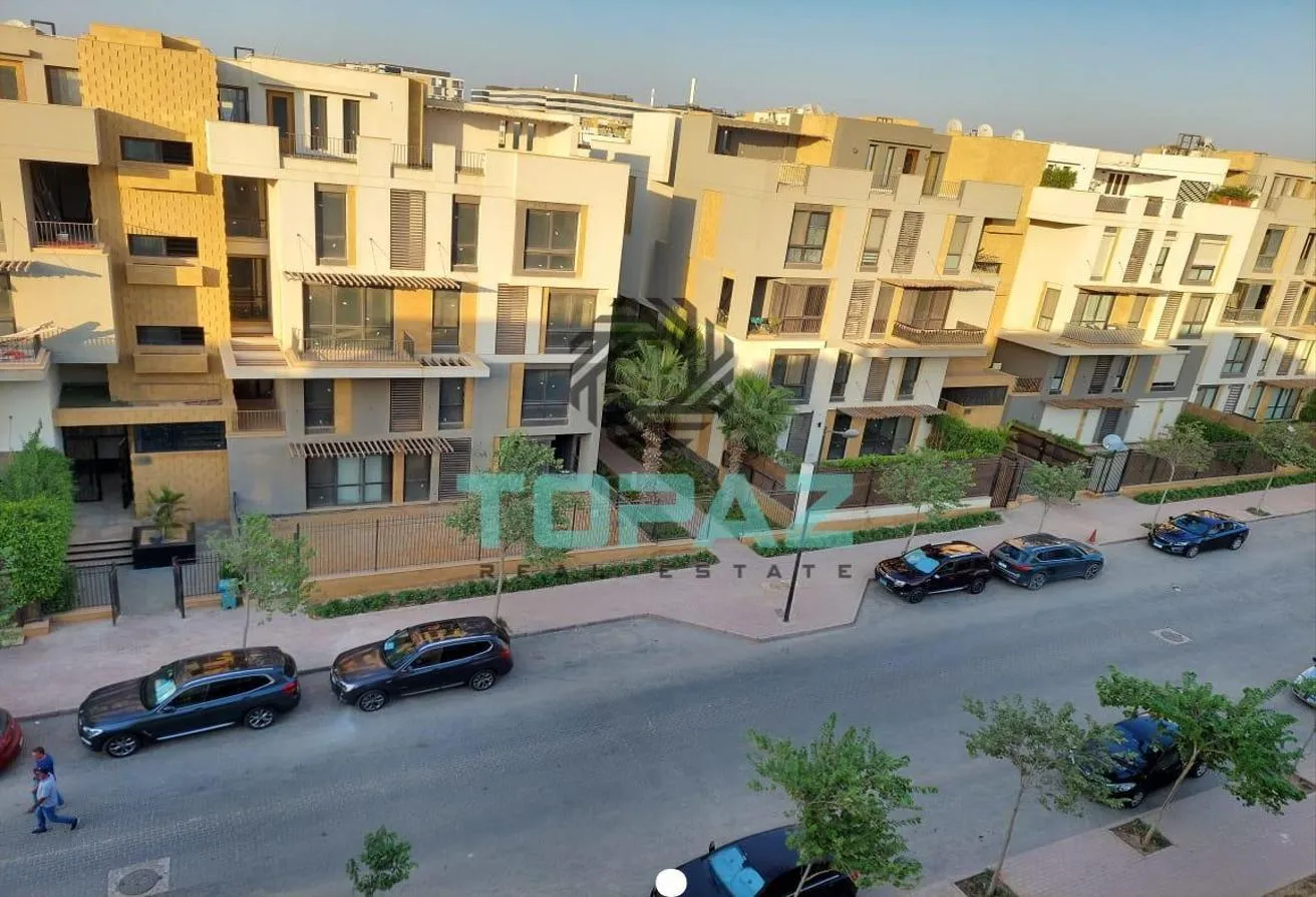 Sale in Westown: Penthouse for sale Westown Beverly Hills (Sodic).