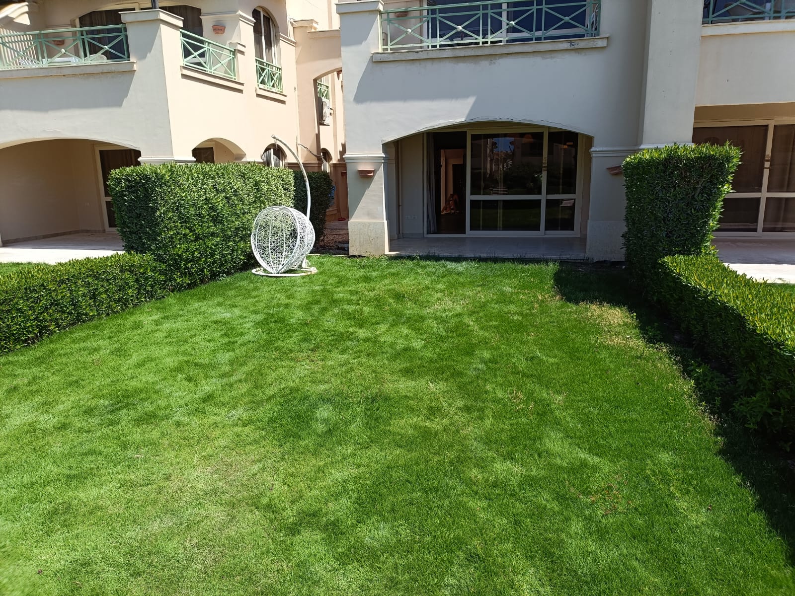 For sale 150m Chalet with Garden – 4th Row in La Vista Bay