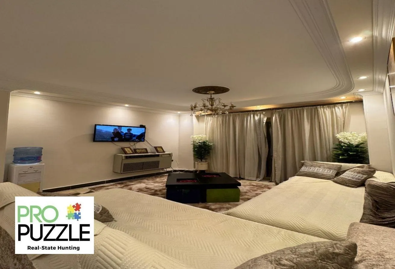 Rent in Al Ashrafiya: For rent: Apartment in a compound (Ashrafieh)