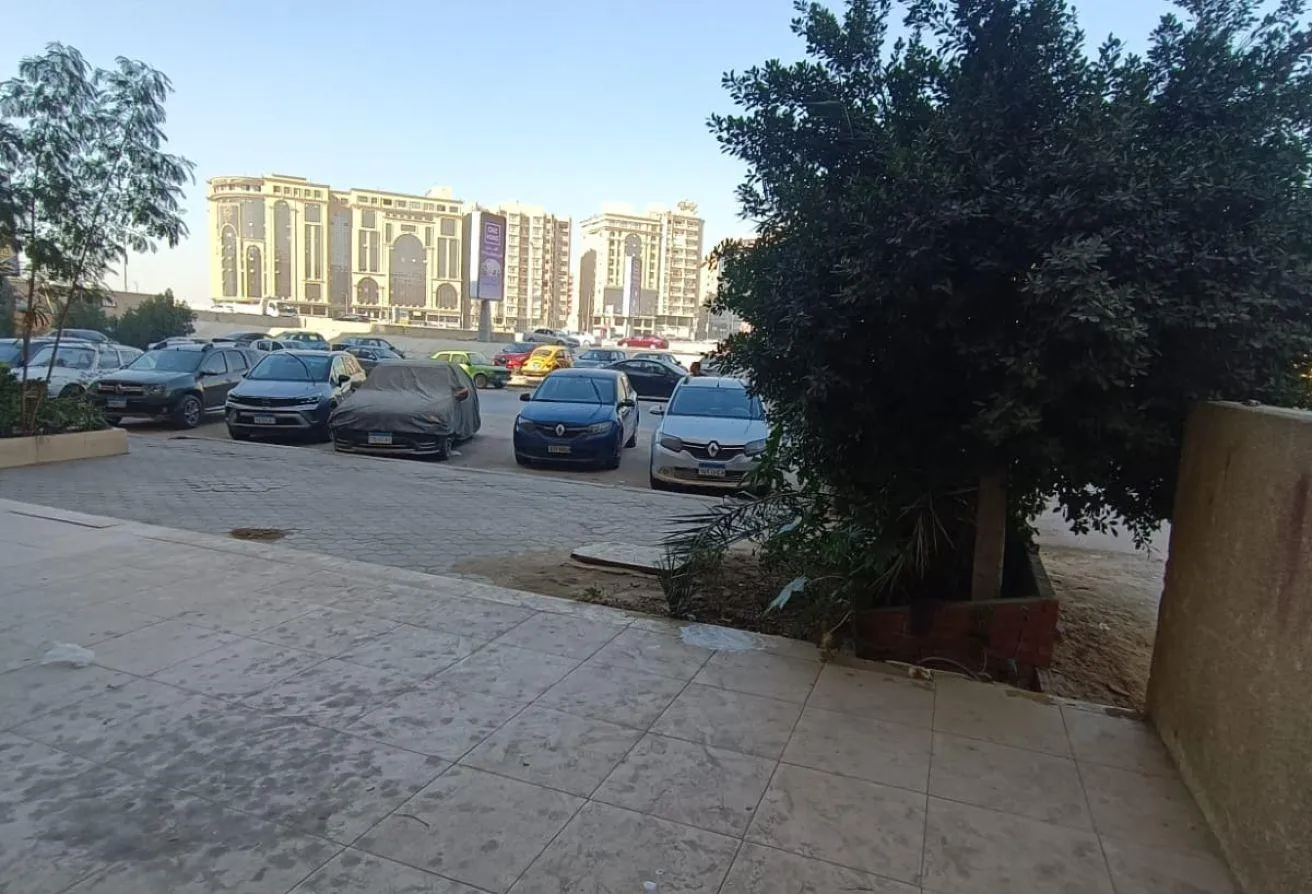 Rent in Thirteenth Sector: محل للايجار 450م فى زهراء المعادي الشطر الثالث عشر